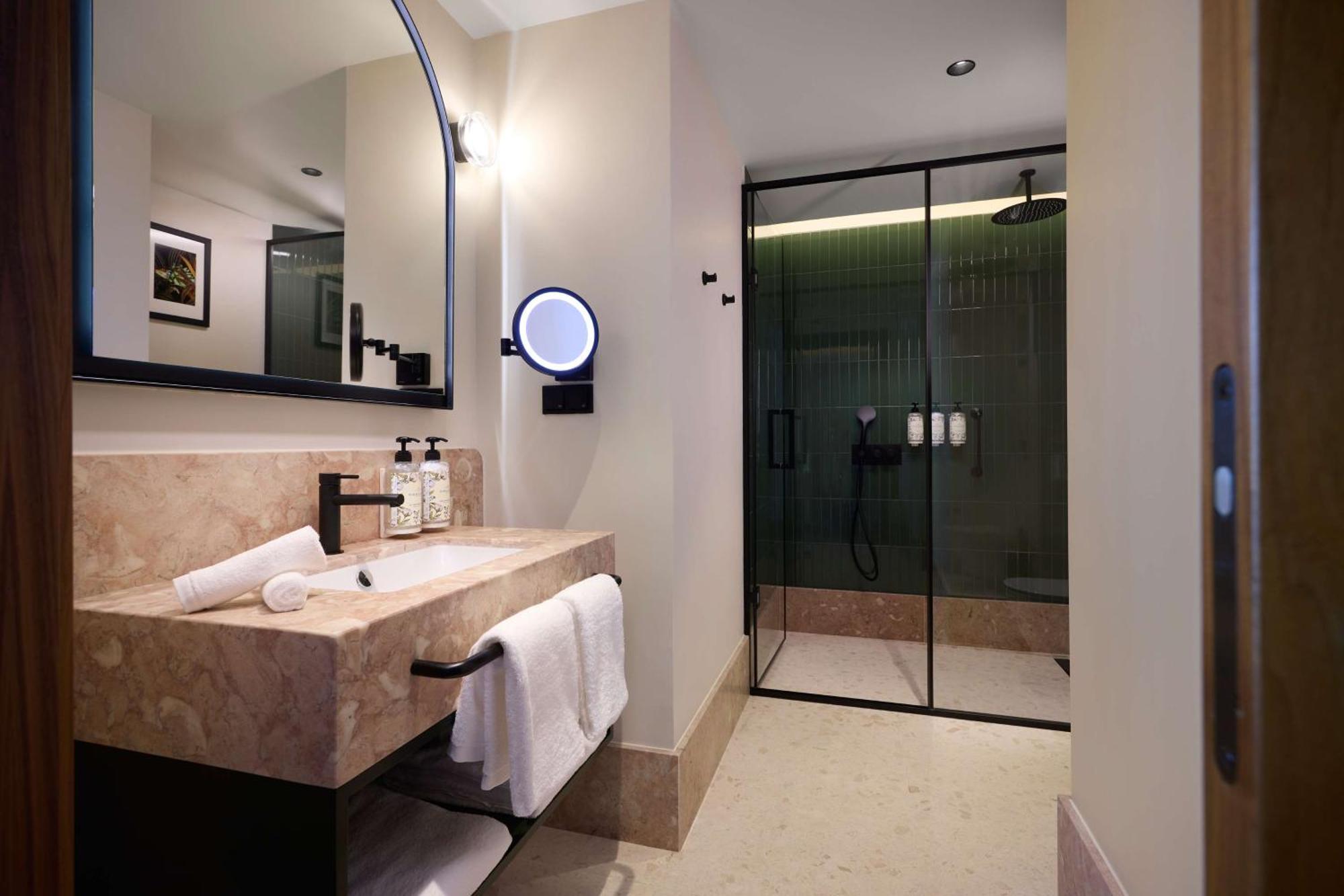 Duo Hotel Lisbon, Curio Collection By Hilton Exterior photo