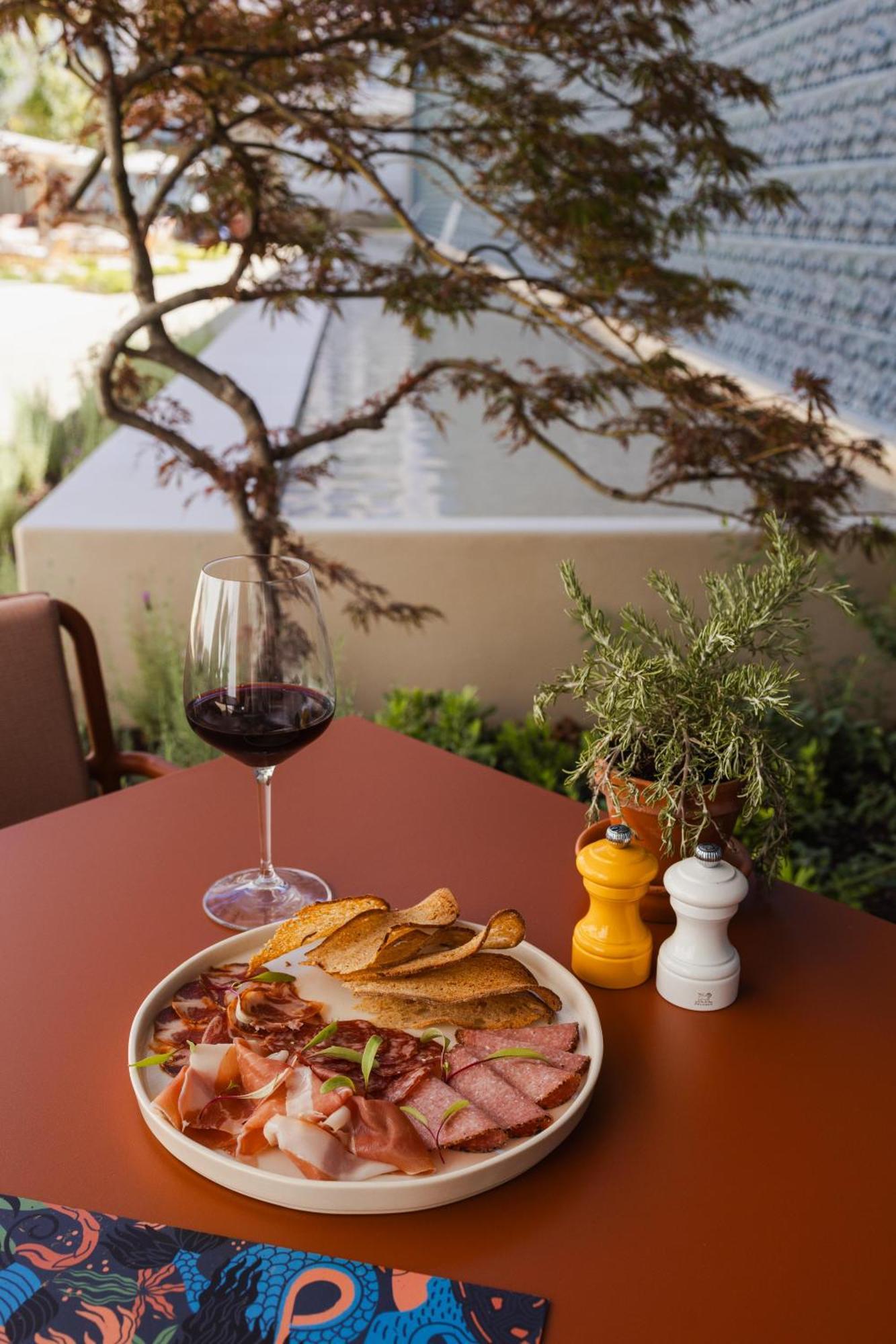 Duo Hotel Lisbon, Curio Collection By Hilton Exterior photo